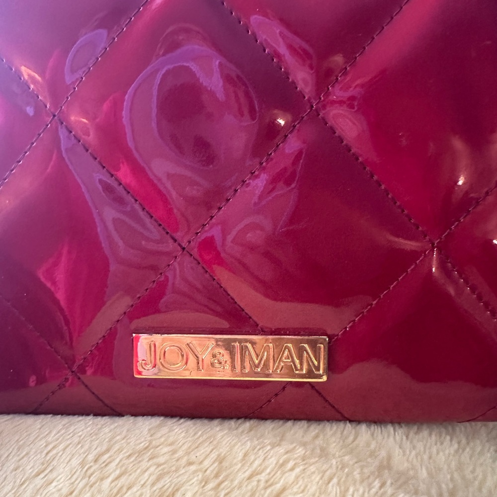 Joy & Iman Glossy Red Quilted wristlet - Picture 6 of 13